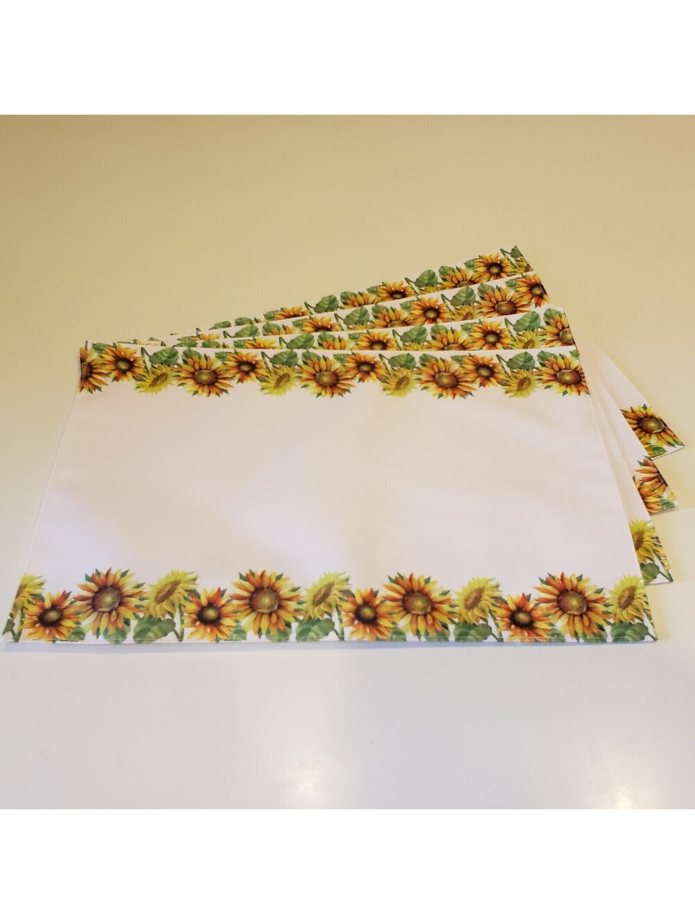 Sunflower Placemats Set of 4 Home Collections NWT 12x18 Border Rectangle Garden